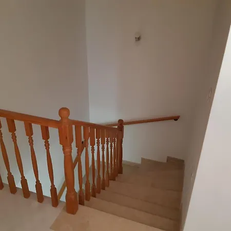 Ferienwohnung Mit Terrasse Fuer Sechs Personen *